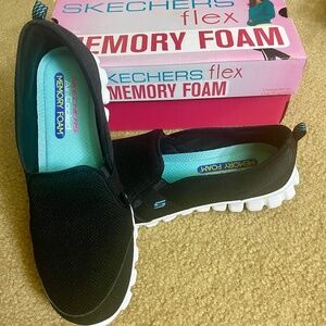Skechers EZ Flex Memory Foam Good Cheer slip ons